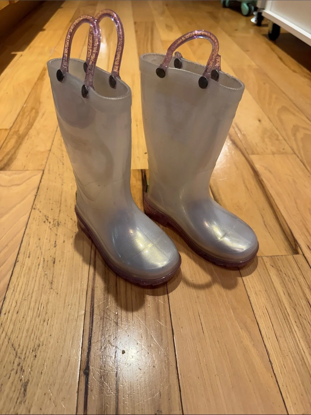 Western chief size 6c Kids Iridescent Clear Rain Boots with Pink Glitter Handles